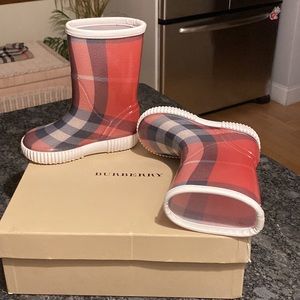 🦁 Burberry Toddler Nova Check Boots